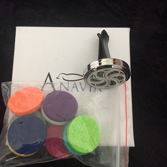 π―3/$30 Anavia Essential Oil Car Vent Diffuser - Picture 3 of 4